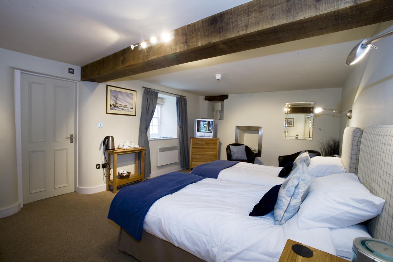 Castle Cottage Restaurant With Rooms 할레흐 외부 사진