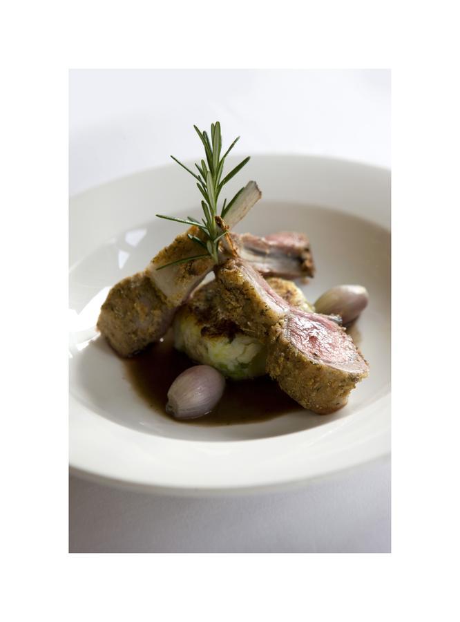 Castle Cottage Restaurant With Rooms 할레흐 외부 사진