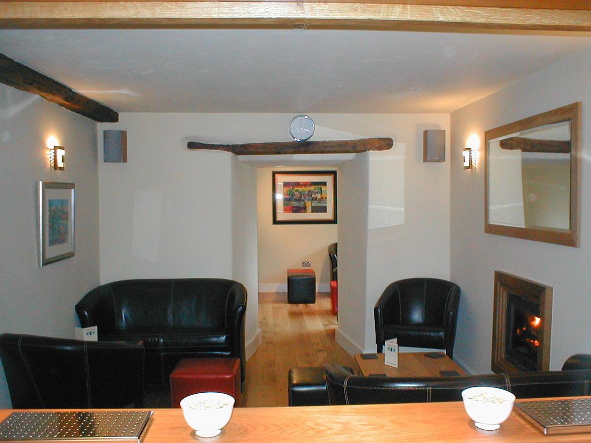 Castle Cottage Restaurant With Rooms 할레흐 외부 사진